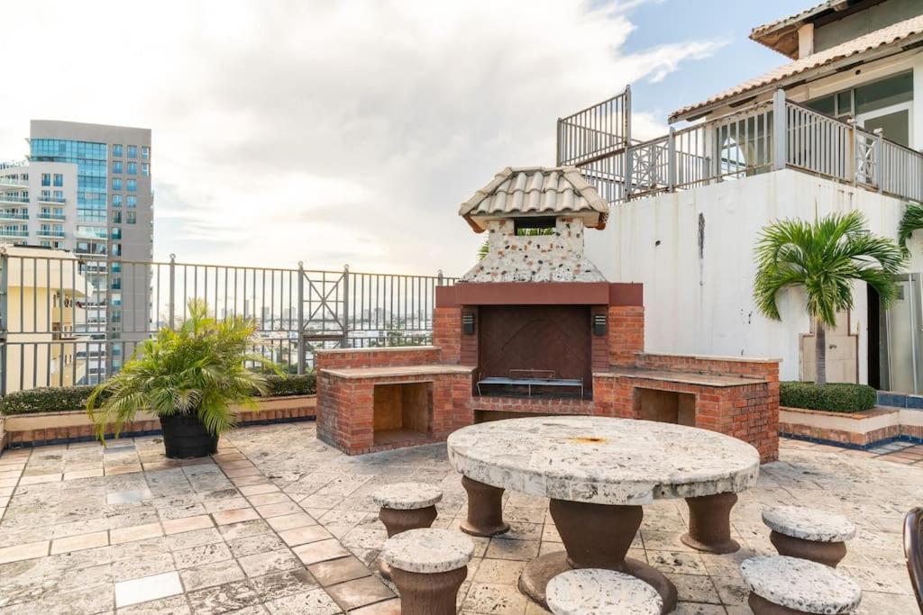 Luxurious 2Bdr Condo Located In Prestigious Tower. Santo Domingo Exterior photo